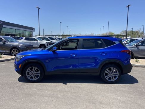 Used 2021 Kia Seltos S FWD image 4