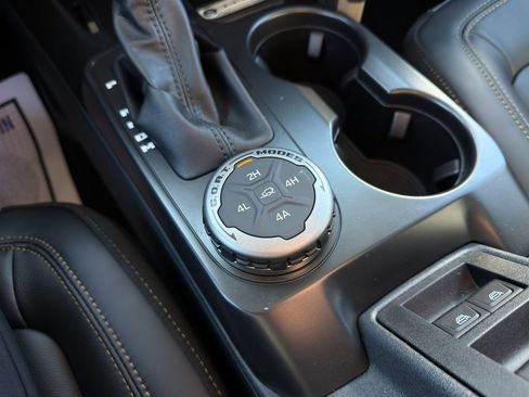 New 2025 Ford Bronco Badlands image 37