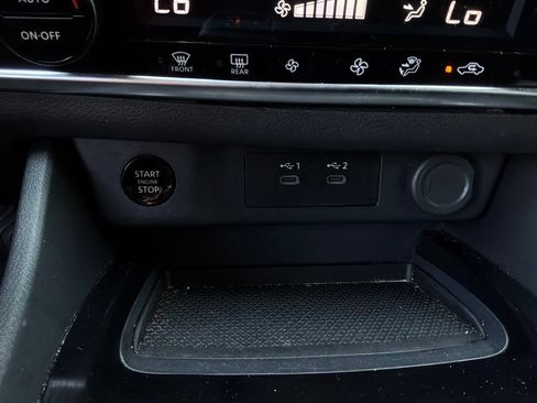 Used 2025 Nissan Rogue SV FWD image 25