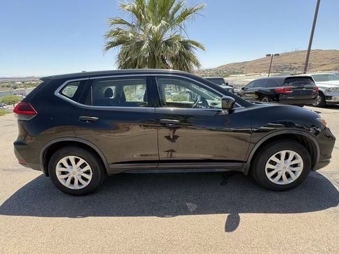 Used 2018 Nissan Rogue S AWD/4WD image 6