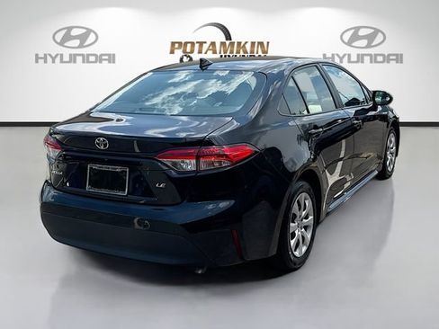 Used 2023 Toyota Corolla LE FWD image 5