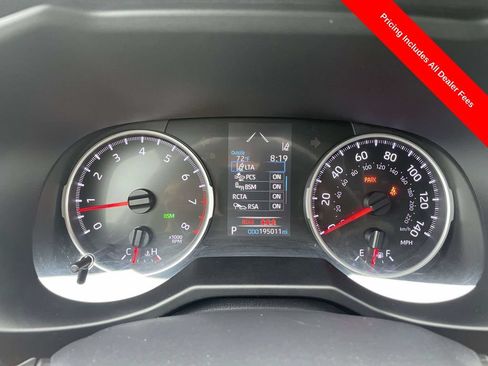 Used 2020 Toyota RAV4 XLE AWD/4WD image 23