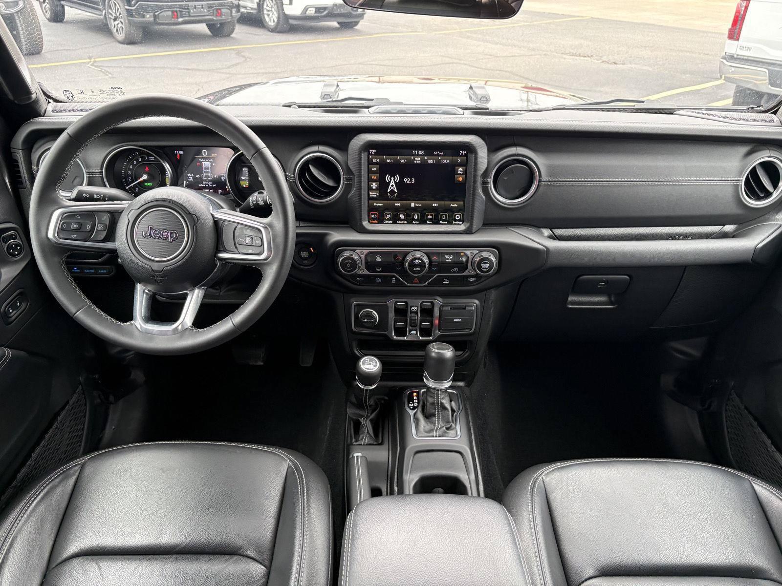 Used 2023 Jeep Wrangler Unlimited Sahara AWD/4WD image 9