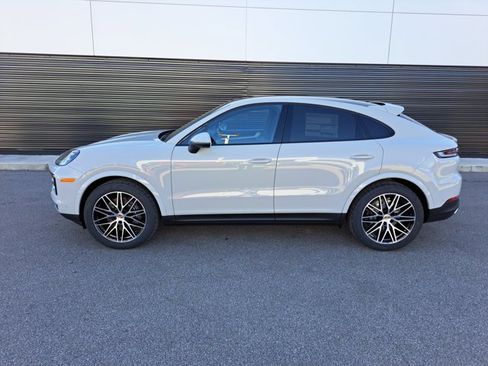 Used 2026 Porsche Cayenne Coupe image 2