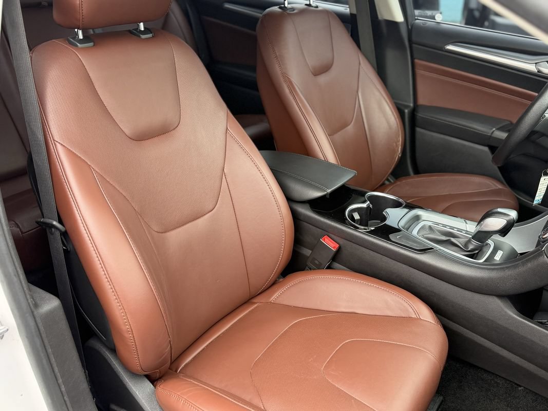 Used 2015 Ford Fusion SE w/ Equipment Group 202A FWD image 9
