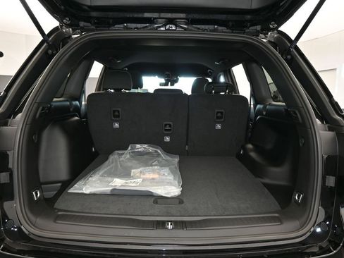 New 2026 Jeep Grand Cherokee Laredo RWD image 32
