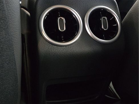 New 2026 Mercedes-Benz GLB 250 image 12