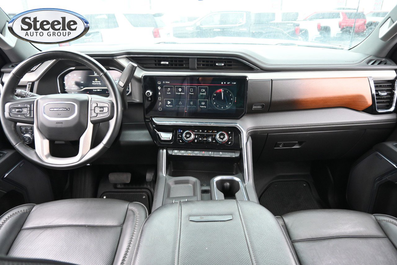 Used 2025 GMC Sierra 2500 Denali w/ Technology Package AWD/4WD image 7