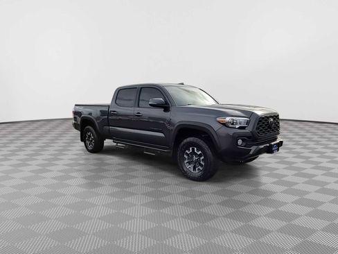 Used 2022 Toyota Tacoma TRD Off-Road w/ Black Out Package (TMS) image 2