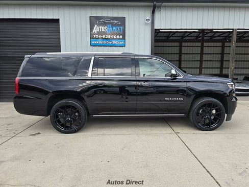 Used 2019 Chevrolet Suburban Premier w/ Premier Plus Edition AWD/4WD image 13