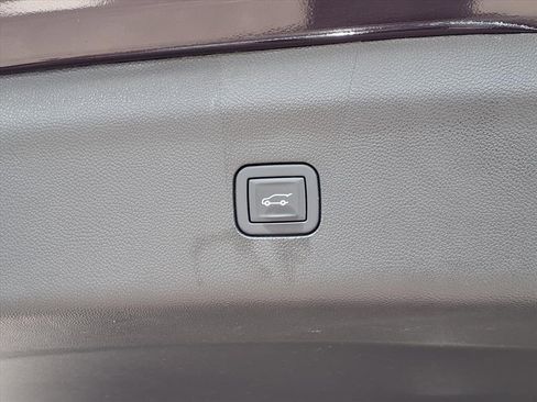 Used 2023 Buick Enclave Avenir image 22