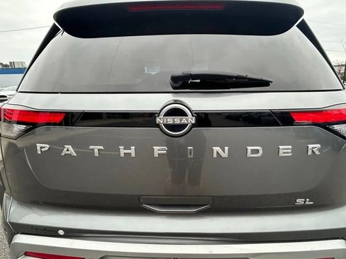 Used 2022 Nissan Pathfinder SL FWD image 9