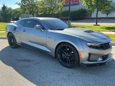 Used 2022 Chevrolet Camaro LT RWD image 3