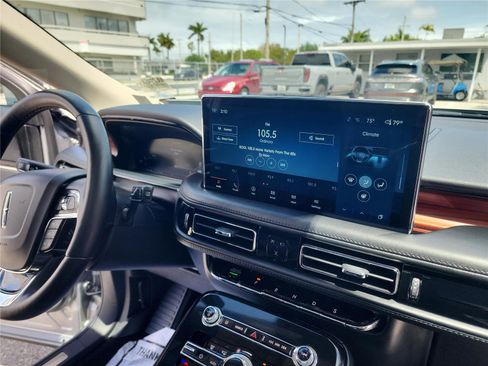 Used 2022 Lincoln Nautilus Reserve FWD image 26