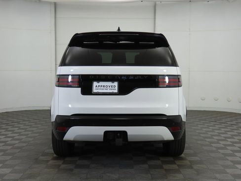 Certified 2024 Land Rover Discovery Dynamic SE image 6