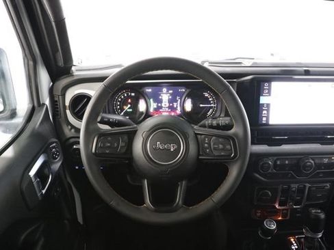 Used 2024 Jeep Wrangler Unlimited AWD/4WD image 14