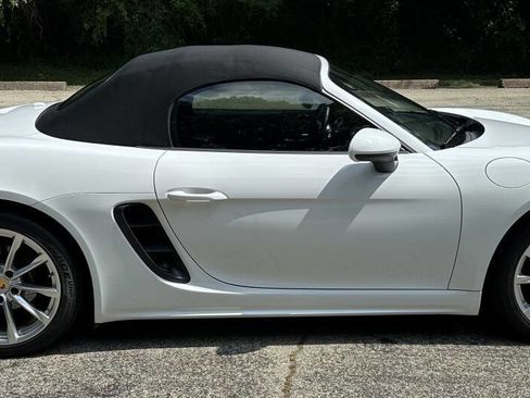 Used 2018 Porsche 718 Boxster image 4