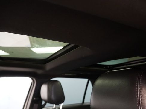 Used 2014 Ford Explorer XLT w/ Equipment Group 202A image 3