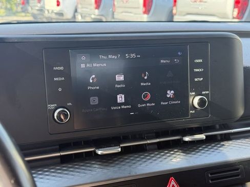 Used 2022 Kia Carnival LX FWD image 25