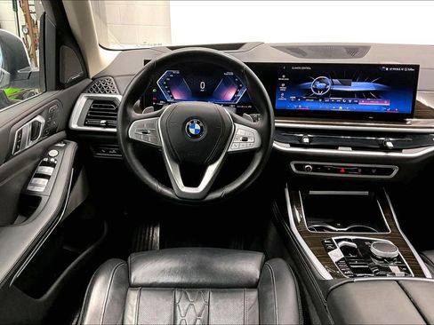 Used 2025 BMW X7 xDrive40i AWD/4WD image 5