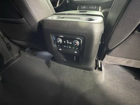 Used 2023 Chevrolet Suburban Premier RWD image 35