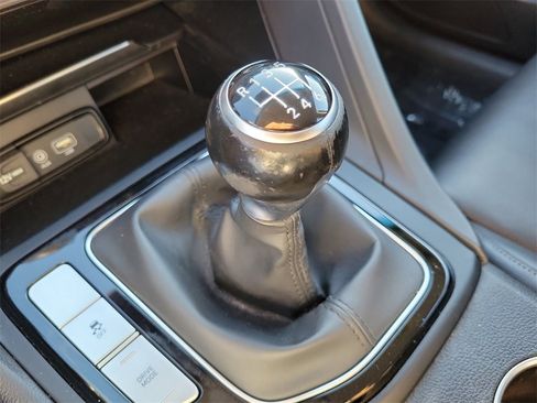 Used 2019 Genesis G70 2.0T Sport image 15