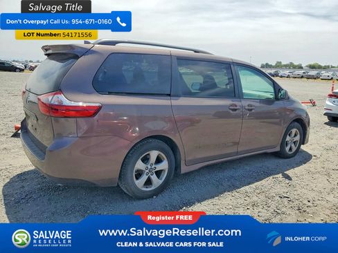 Used 2020 Toyota Sienna LE w/ Carpet Mat Package FWD image 4