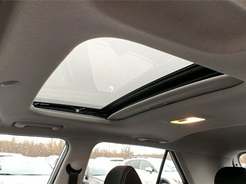 Used 2025 Hyundai Venue SEL image 18