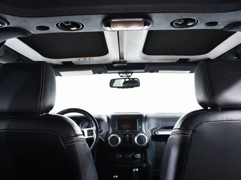 Used 2017 Jeep Wrangler Unlimited Sahara w/ Quick Order Package 24E Chief image 17