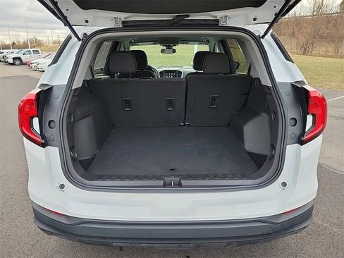 Used 2022 GMC Terrain SLE w/ Driver Convenience Package image 7