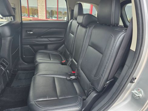 Used 2019 Mitsubishi Outlander SEL image 10