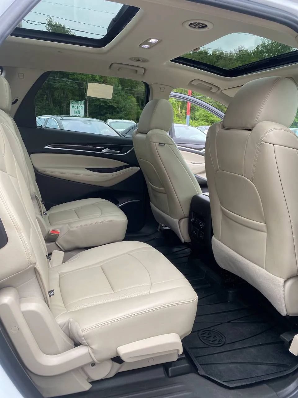 Used 2020 Buick Enclave Premium w/ Sun and Sites Package AWD/4WD image 25