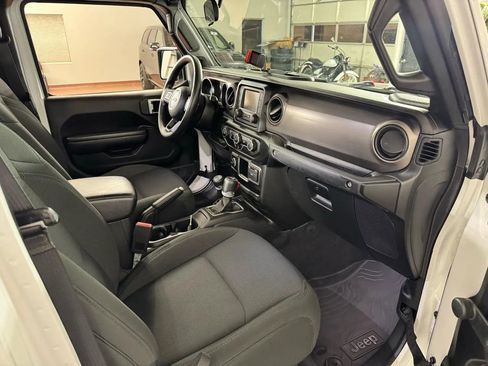Used 2021 Jeep Gladiator Sport w/ Trailer Tow Package AWD/4WD image 29