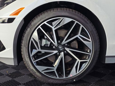 New 2025 Hyundai Ioniq 6 SEL image 11