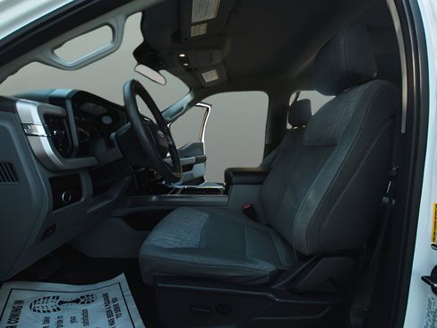 Used 2024 Ford F250 XLT w/ FX4 Off-Road Package image 16