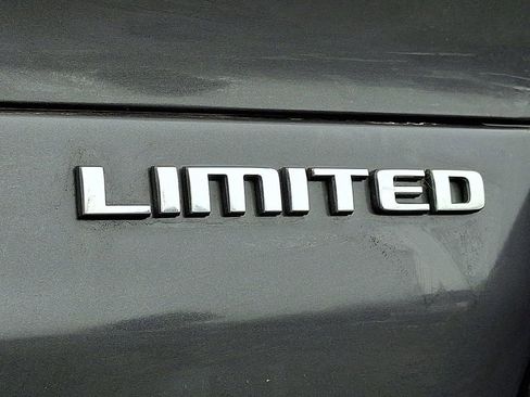 Used 2022 Jeep Grand Cherokee L Limited image 34