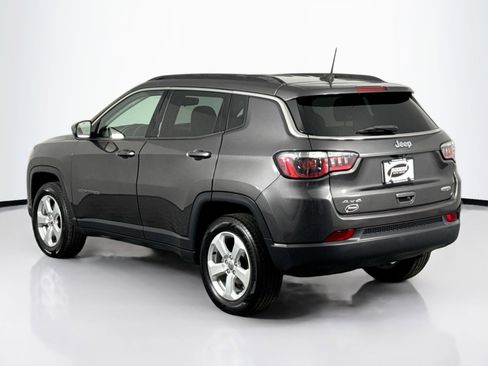 Used 2019 Jeep Compass Latitude w/ Cold Weather Group AWD/4WD image 9
