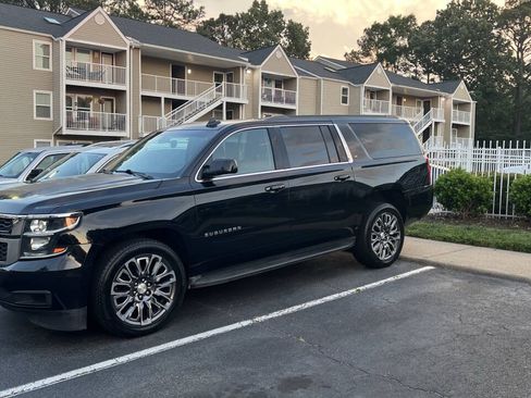Used 2017 Chevrolet Suburban LS AWD/4WD image 5