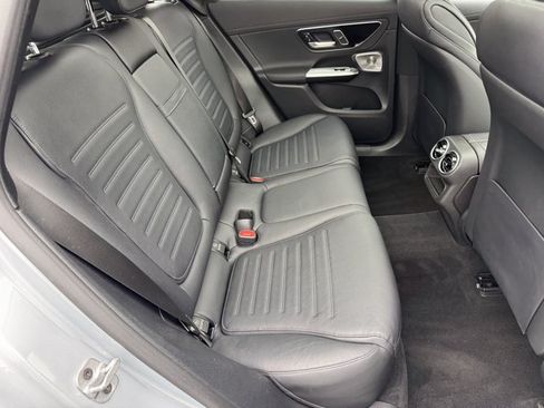 Used 2024 Mercedes-Benz GLC 300 4MATIC image 8