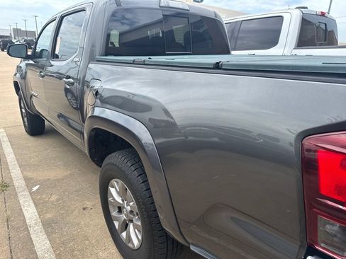 Used 2018 Toyota Tacoma SR5 RWD image 7