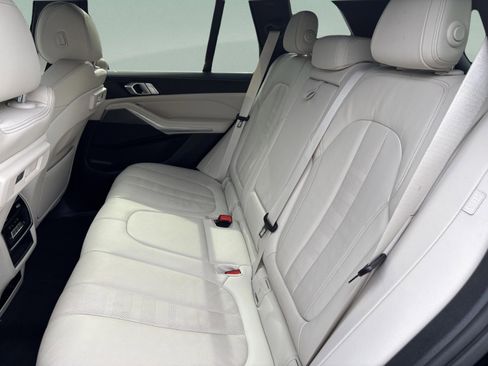 Used 2021 BMW X5 xDrive40i w/ Convenience Package image 25