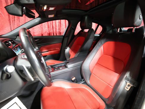 Used 2019 Jaguar XE Landmark Edition image 12