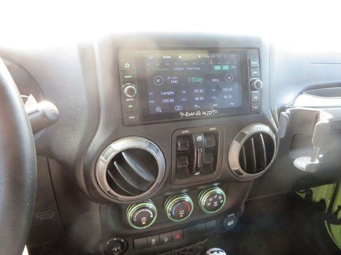 Used 2016 Jeep Wrangler Unlimited Sport w/ Quick Order Package 24S AWD/4WD image 18