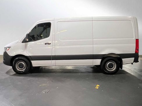Used 2025 Mercedes-Benz Sprinter 2500 image 6