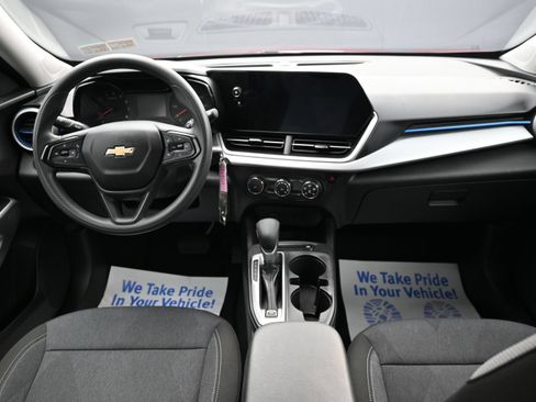 Used 2024 Chevrolet Trax LS FWD image 22