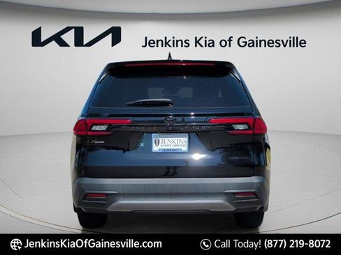 Used 2024 Toyota Grand Highlander Limited image 6