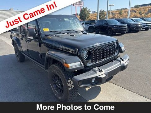 Used 2024 Jeep Gladiator Sport AWD/4WD image 8