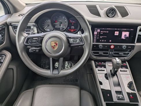 Used 2024 Porsche Macan AWD/4WD image 16