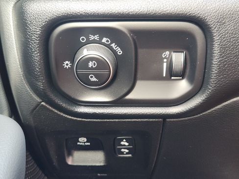 Used 2022 RAM 1500 Big Horn RWD image 25