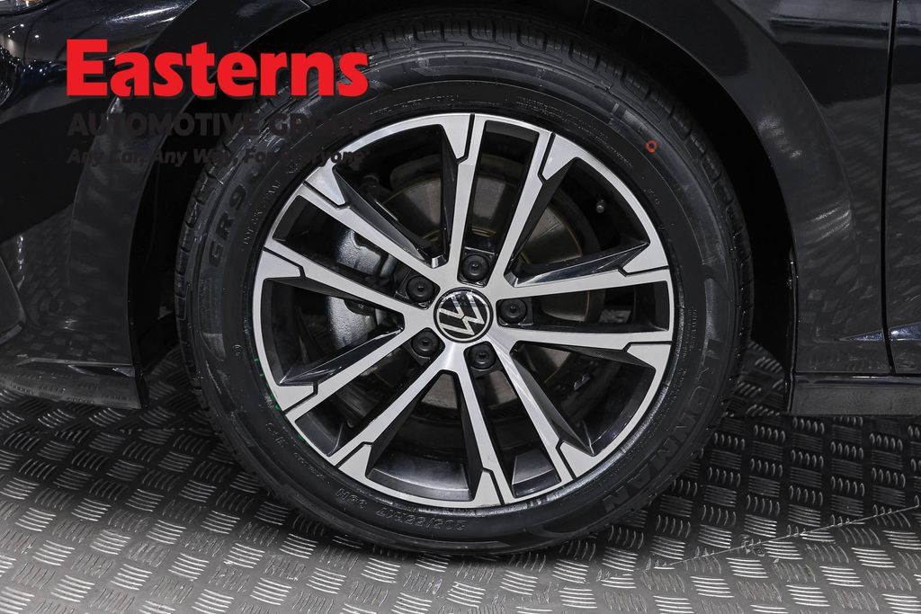 Used 2025 Volkswagen Jetta Sport FWD image 31
